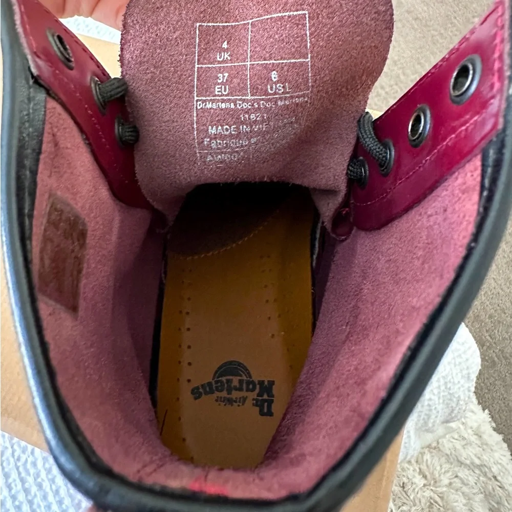 COPY - LIKE NEW ORIGINAL 2009 1460 CHERRY RED SMOOTH DR. MARTENS!!!βπ Size: 6 - Picture 6 of 16